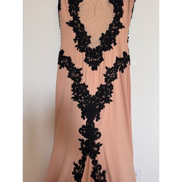 Betsy & Adam Floral Lace Woven Gown Dress Nude/Black Size 2 Low-Back Prom Tan - Picture 8 of 16